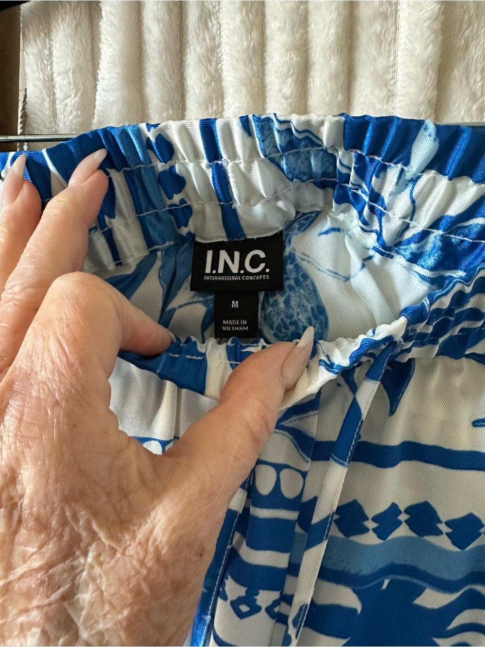 INC International Concepts White & Blue Floral Wide-Leg Crop Pants - Picture 5 of 6